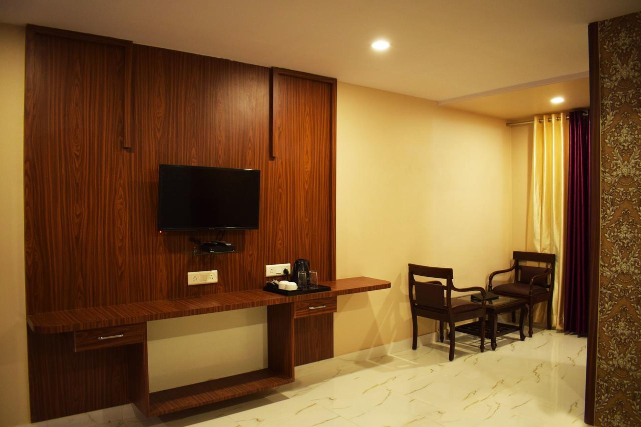 Hotel New Majestic Аджмер Екстериор снимка