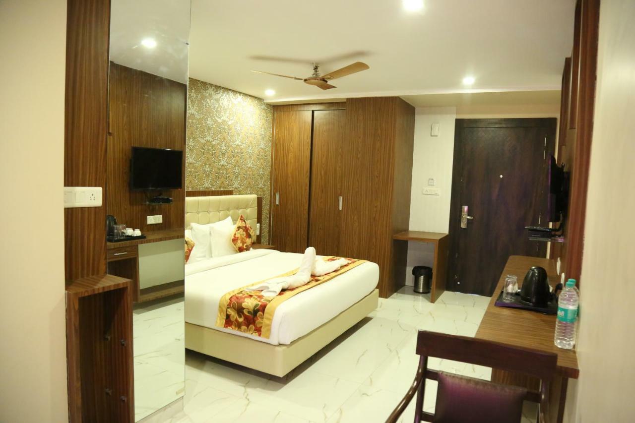 Hotel New Majestic Аджмер Екстериор снимка